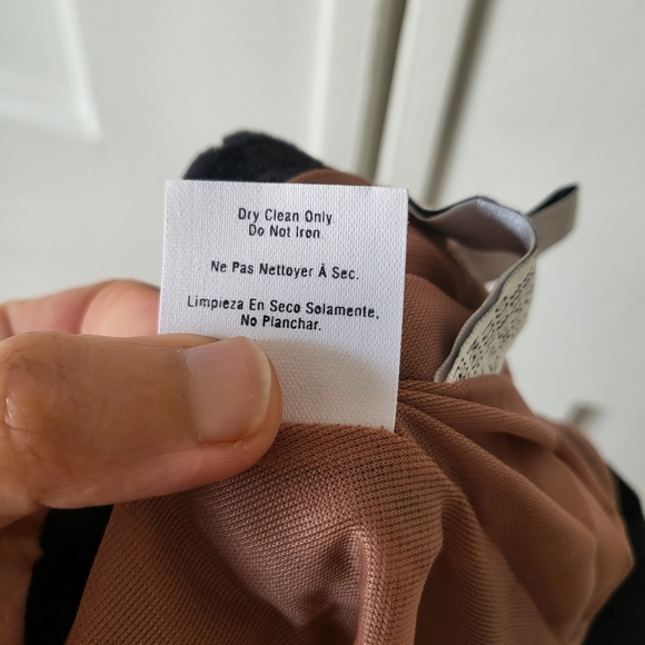 Vintage DKNY Petite Black Velvet Burnout Floral Miniskirt - Picture 4 of 4